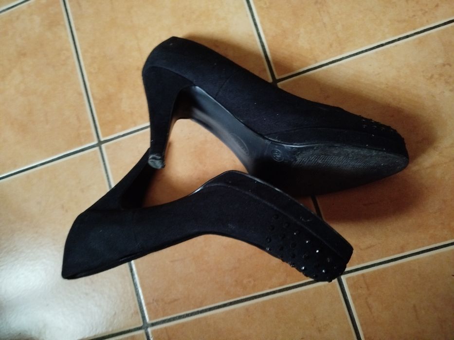 Buty zamszowe damskie na obcasie Graceland rozmiar 39 stan bardzo dobr