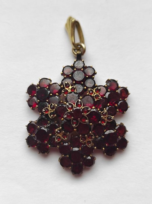 Кулон антиквариат, гранаты