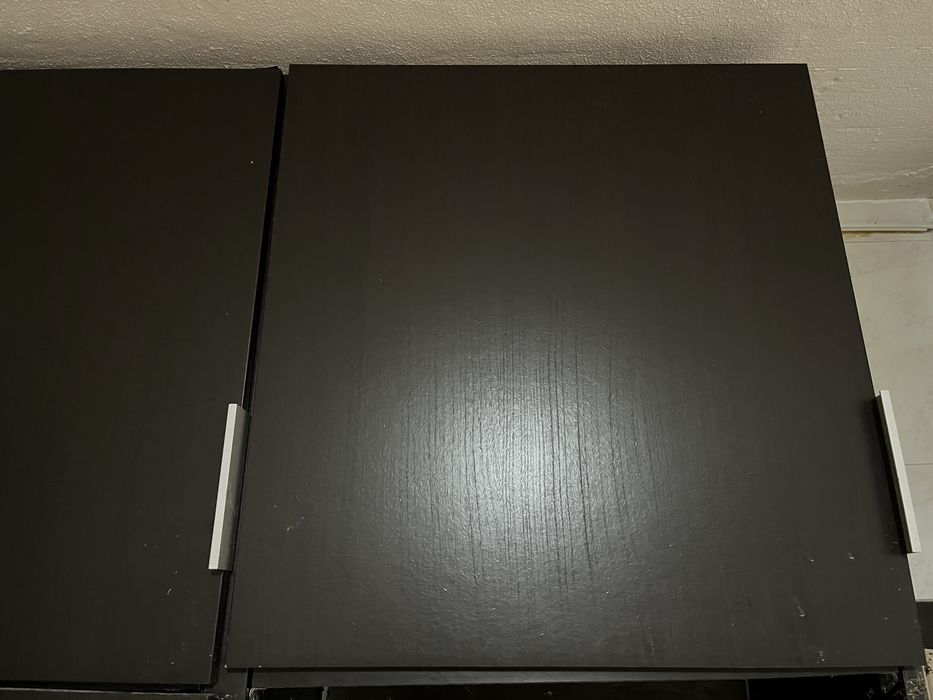 5 portas e 14 prateleiras Besta do IKEA