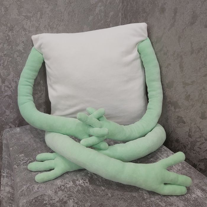Подушка обіймашка дитяча декоративна з ручками