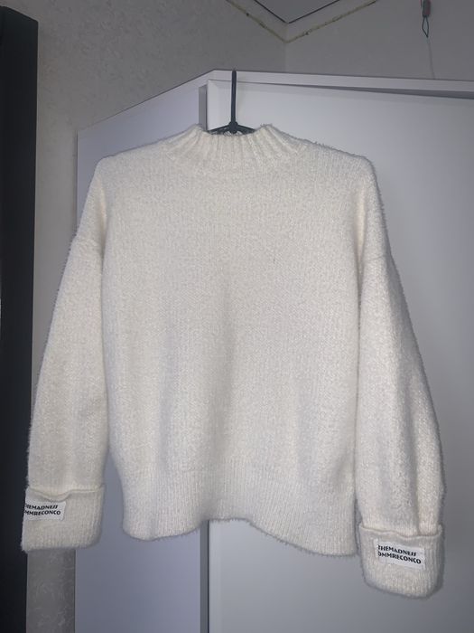 Продам светрик укорочений