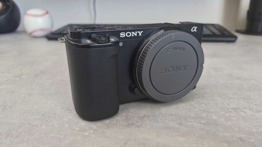 Sony ZVE-10 + Cage Small Rig + Baterias Extra