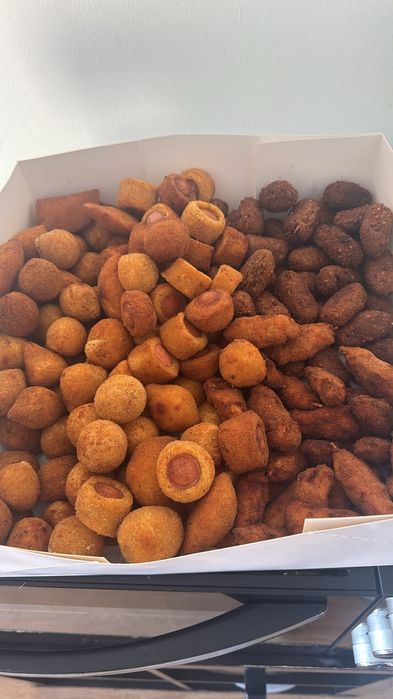 Doces e salgados para sua festa.