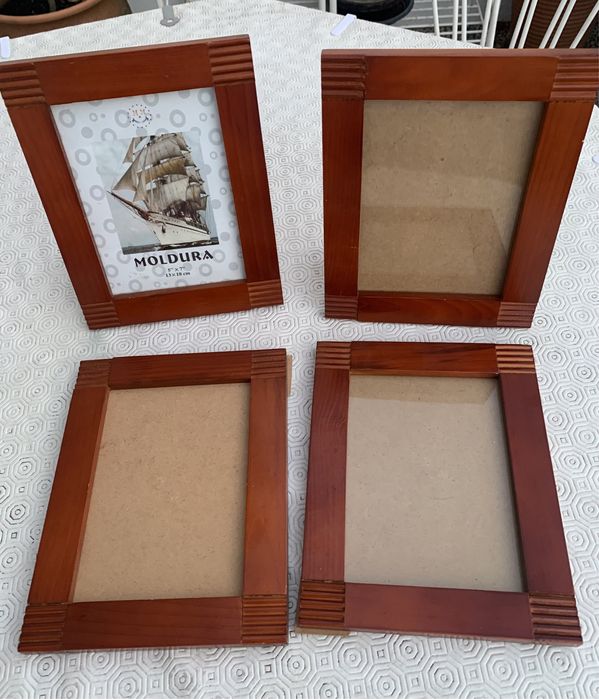 Molduras em madeira e vidro lote