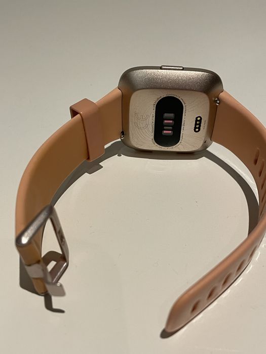 Relógio Fit Bit Versa - Rosa Gold