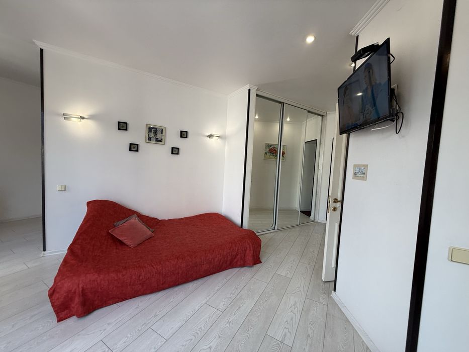 Подобово, Gulliver, Басейна 10, Хрещатик