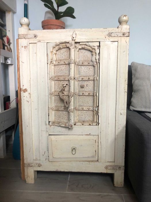 Móveis indianos antigos (início de 1900) esculpidos à mão