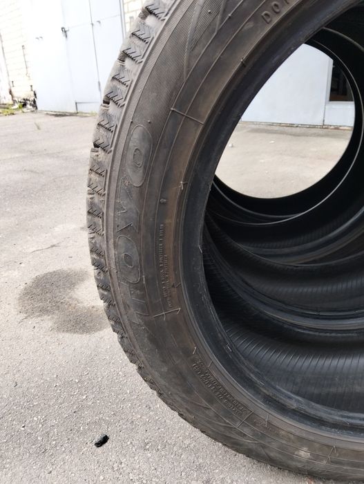 Продам зимние шины Toyo Observe GSI-5 215/55 R18" W+S   4 штуки