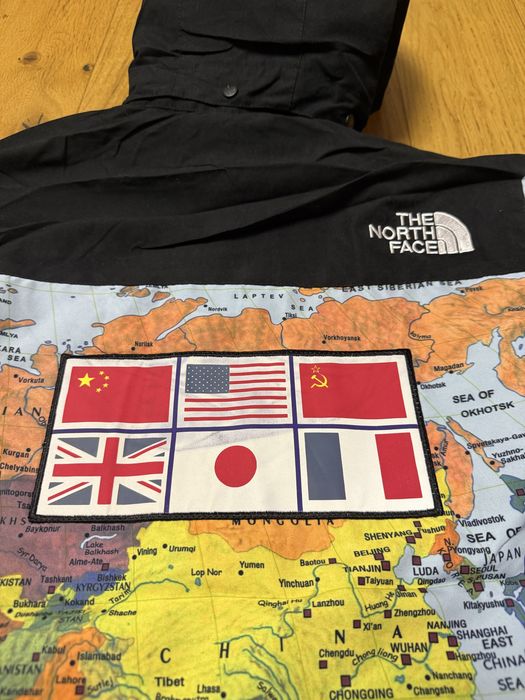 Kurtka The North Face x Supreme Mapa