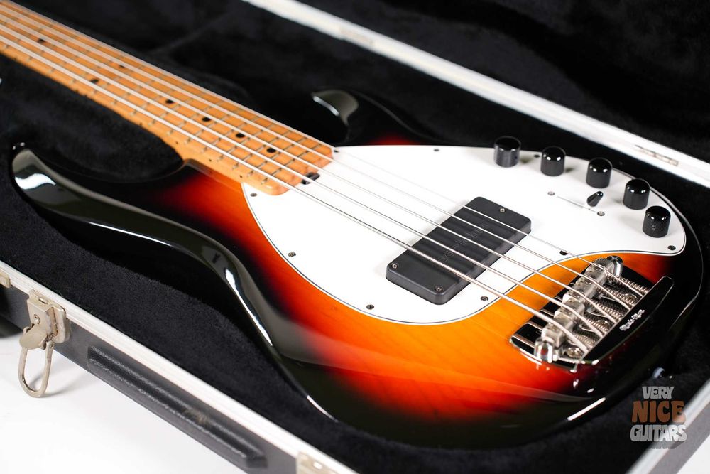 Ernie Ball Music Man Stingray 5 z piezo