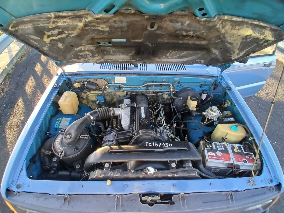 Mazda b2200 3 lugares