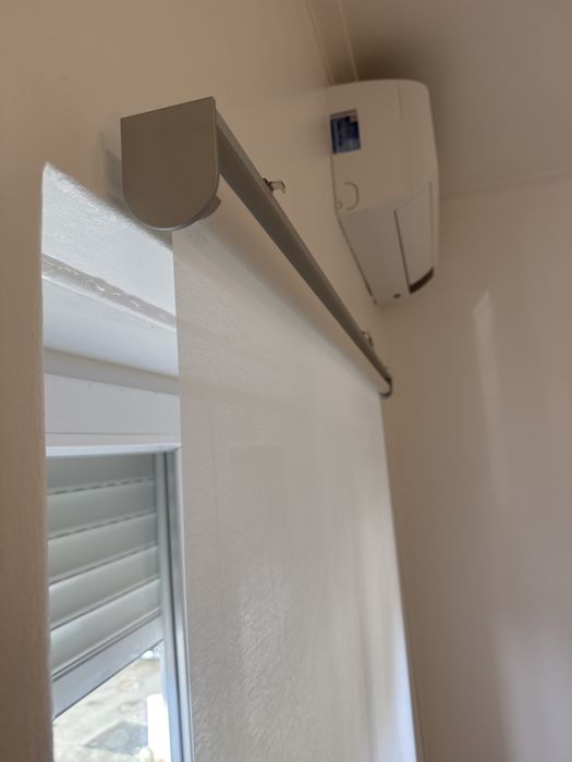 Estores de correr brancos. Skogsklover.