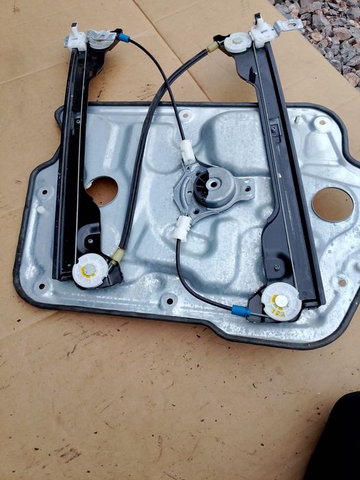 Mechanizm podnoszenia szyby prawy przód Nissan Qashqai J10