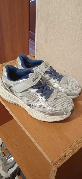 Кросівки для хлопчика Skechers GoRun 34й розмір
