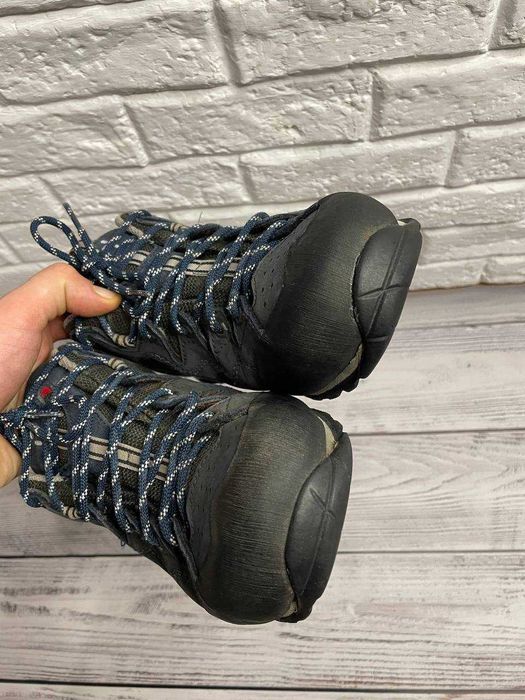 Трекинговые кроссовки Haglofs
