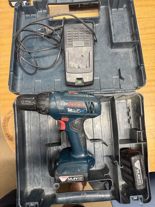 Aparafusadora Bosch GSR 14,4V Professional + Mala + Carregador + 2 Baterias