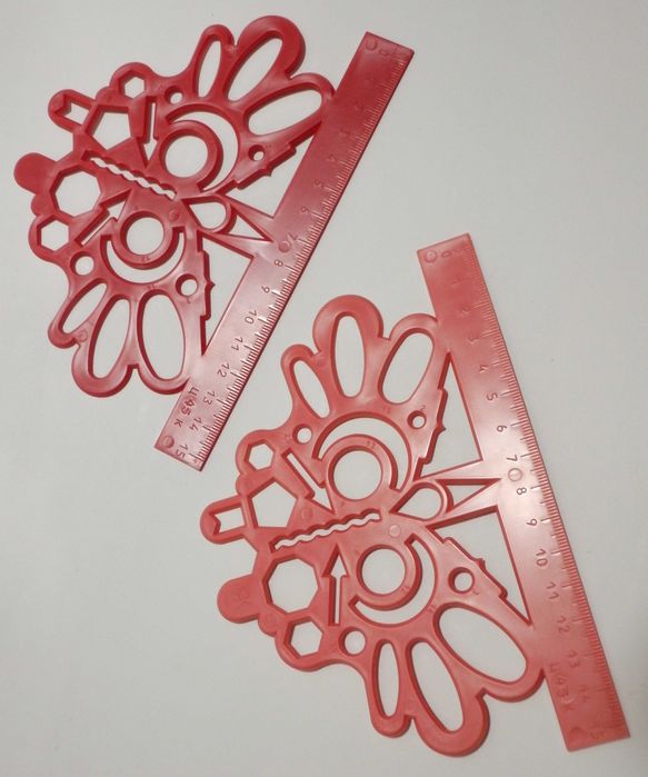 Трафарет фігур геометричний лекало лінійка червоний линейка