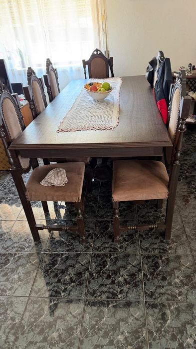 Mesa de sala com 6 cadeiras