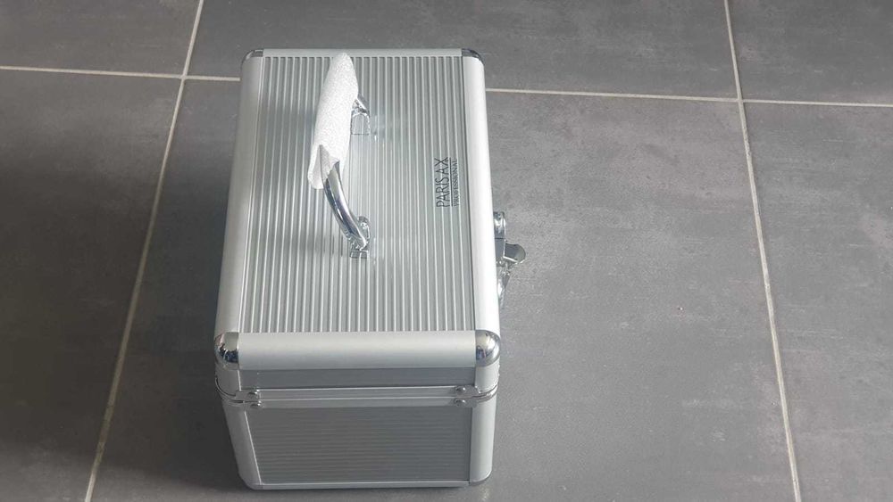 Mala para maquilhagem em alumínio. PARISAX.