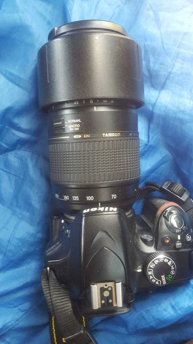Nikon D3200 com lente AF 70-300mm F4-5.6 Di LD Macro,  mais extras