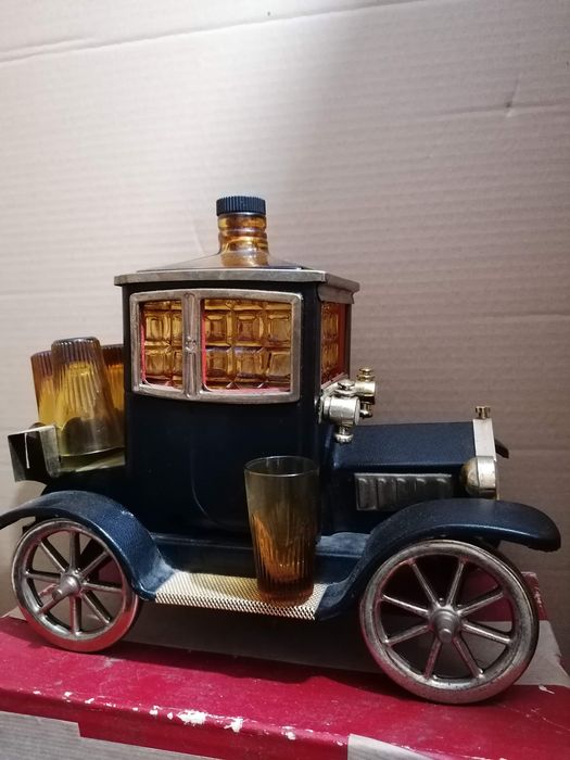 Garrafa de bebida digestiva