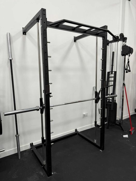 Power Racks ,Pullup Bars , Homegym e polias