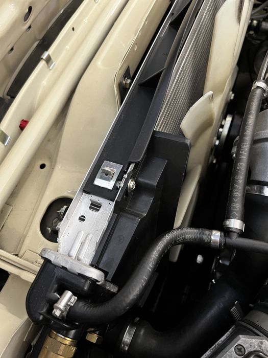 Chłodnica wody OEM BMW E24 M6 M635CSi E28 M5 M88/3 S38B35 E30 swap now
