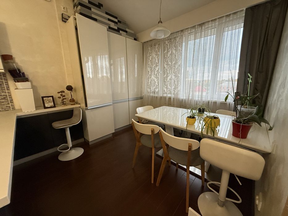 Продам двухрівневу квартиру с.Чубинське ( 140 кв.метрів)