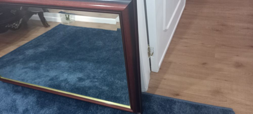 Vendo lindo espelho de moldura de madeira como novo com pouco usado