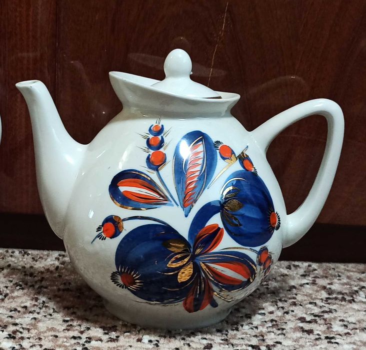 Чайник советский- Полонский завод художественной керамики.