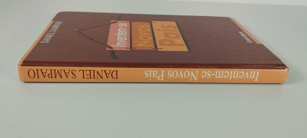 Inventem-se Novos Pais de Daniel Sampaio