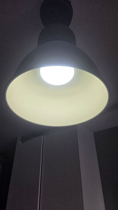 Żarówka E27 50/60 Hz