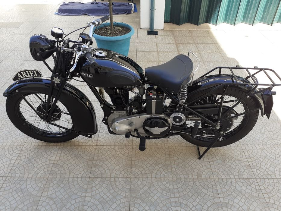Ariel XG 350cc. Militar de 1943, restaurada e impecável.