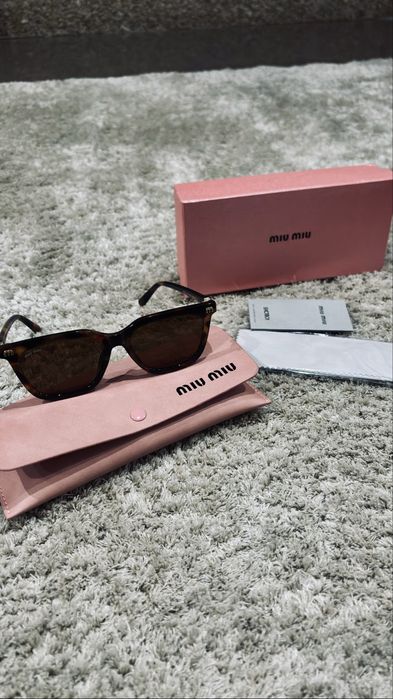 Oculos de sol da MiuMiu