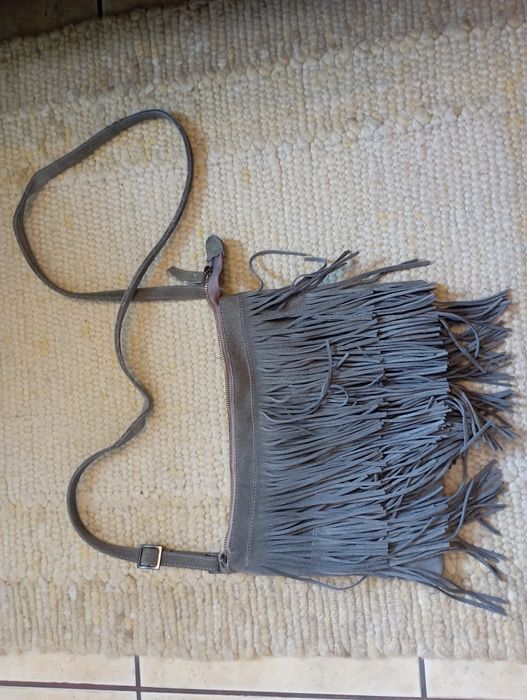 Torebka skórzana z frędzlami