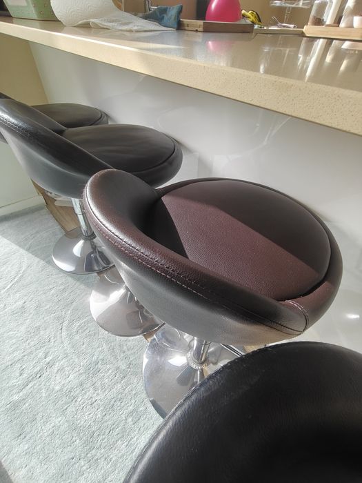 Bancos altos de balcão