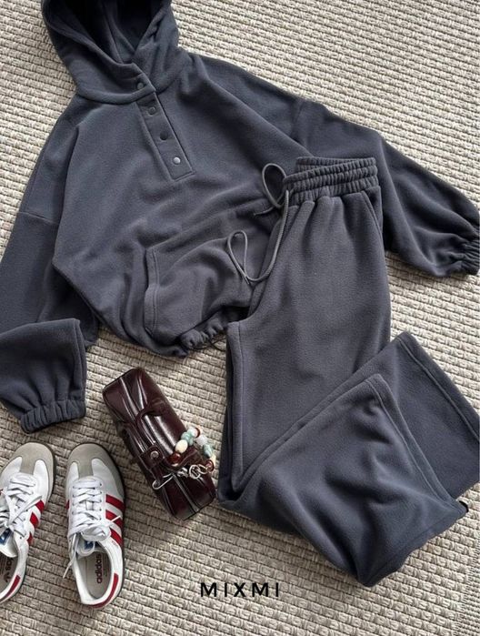 Жіночий флісовий костюм