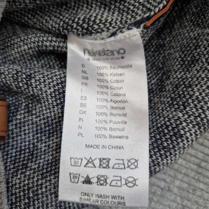 Oryginalny damski sweter z golfem Naked