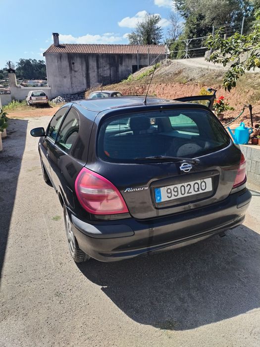 Nissan almera comercial