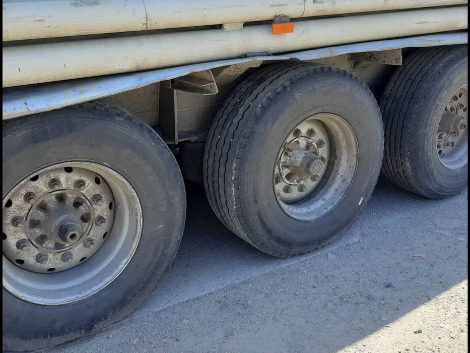 Цистерна полуприцеп цистерна тара 5700 кг