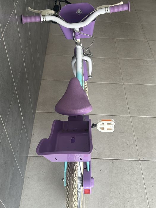 Bicicleta de criança - 6/7 anos, com as duas rodas atrás