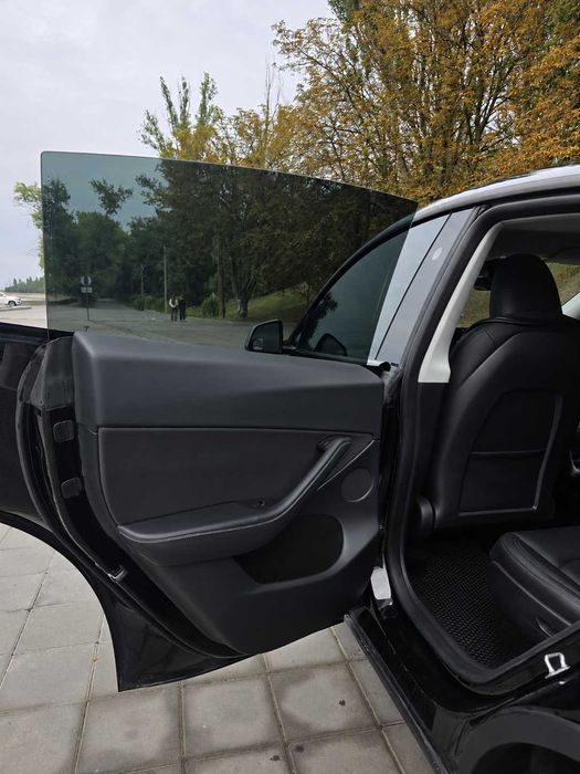 Tesla Model Y 2024 VIN 7SAYGAEE8RF184937 фото оголошення 14 з 20