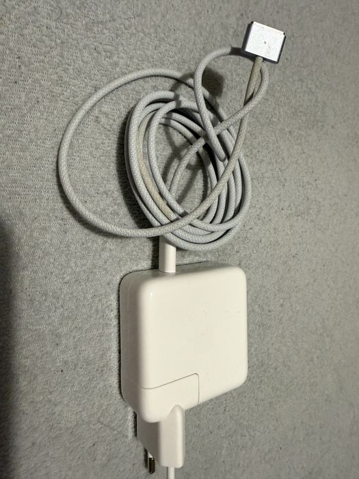 Apple Macbook M1 Pro 16” A2485  16GB 512GB