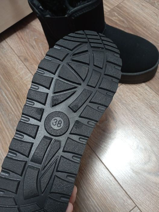 Терміново уги жіночі