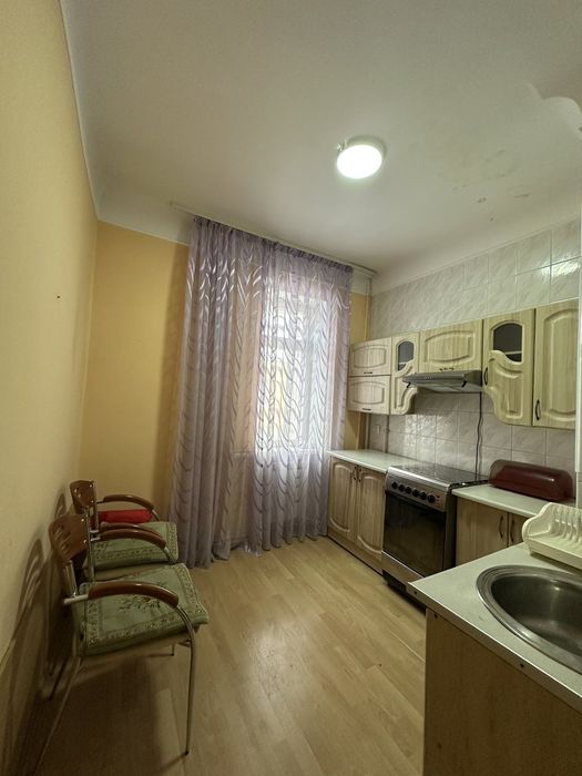 Продам 2 кімнатну квартиру з ремонтом  та меблями!