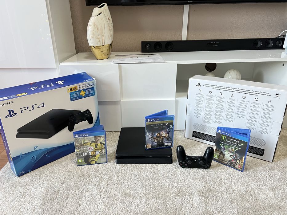 PlayStation 4 + Comando + Jogos ( impecavel )