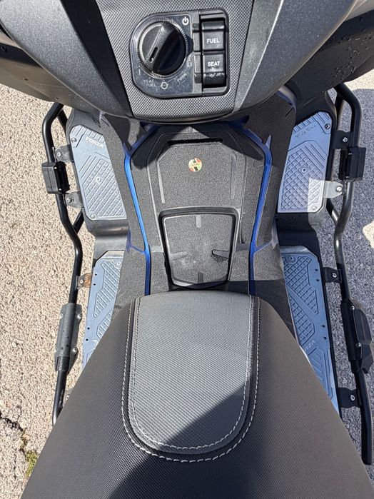 Honda Forza 125cc com vários acessórios extra+top case espaçoso