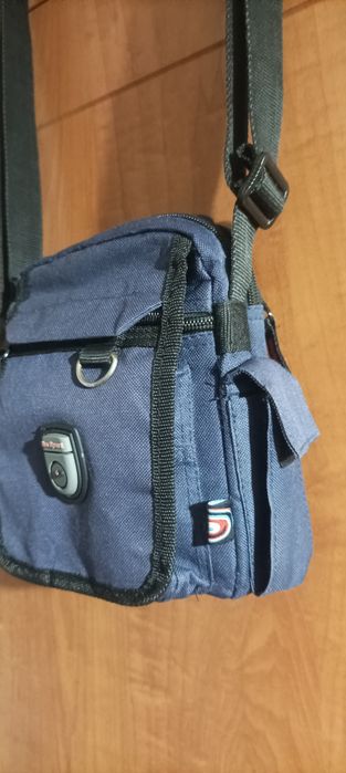 Torebka turystyczna na ramię.
