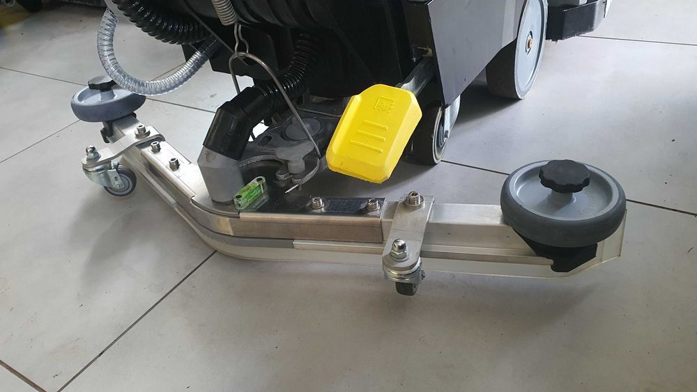 Szorowarka Karcher B40 W + R55 Taski Hako GWARANCJA ROK PRODUKCJI 2021