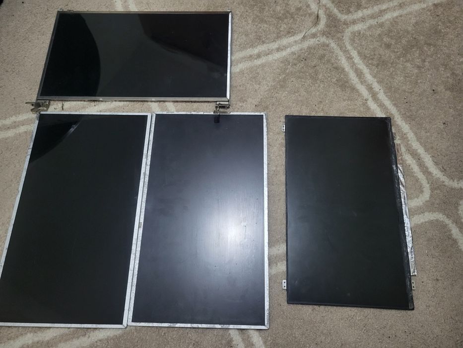 Матриці від ноутбуків одним лотом